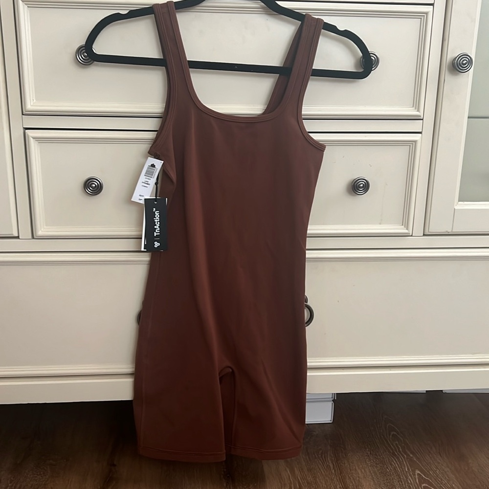NWT aritizia romper